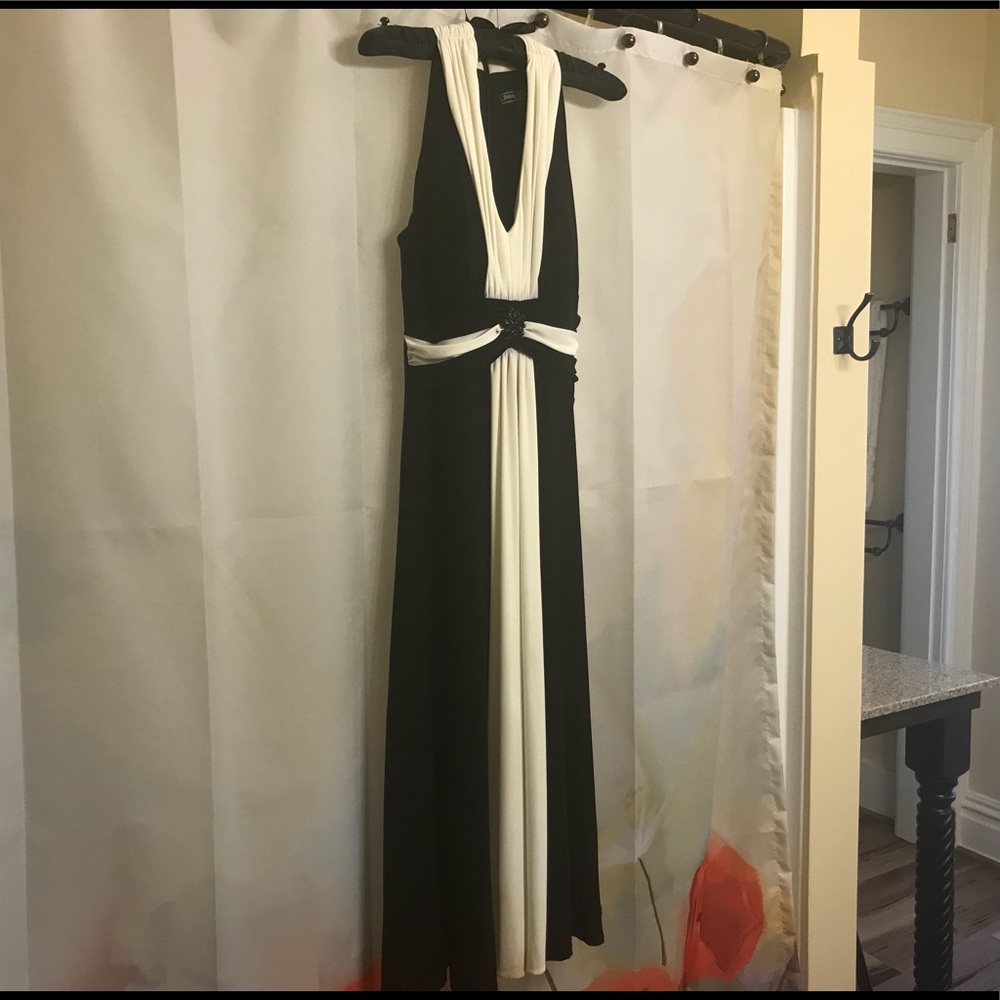 Jessica Howard size Small gown